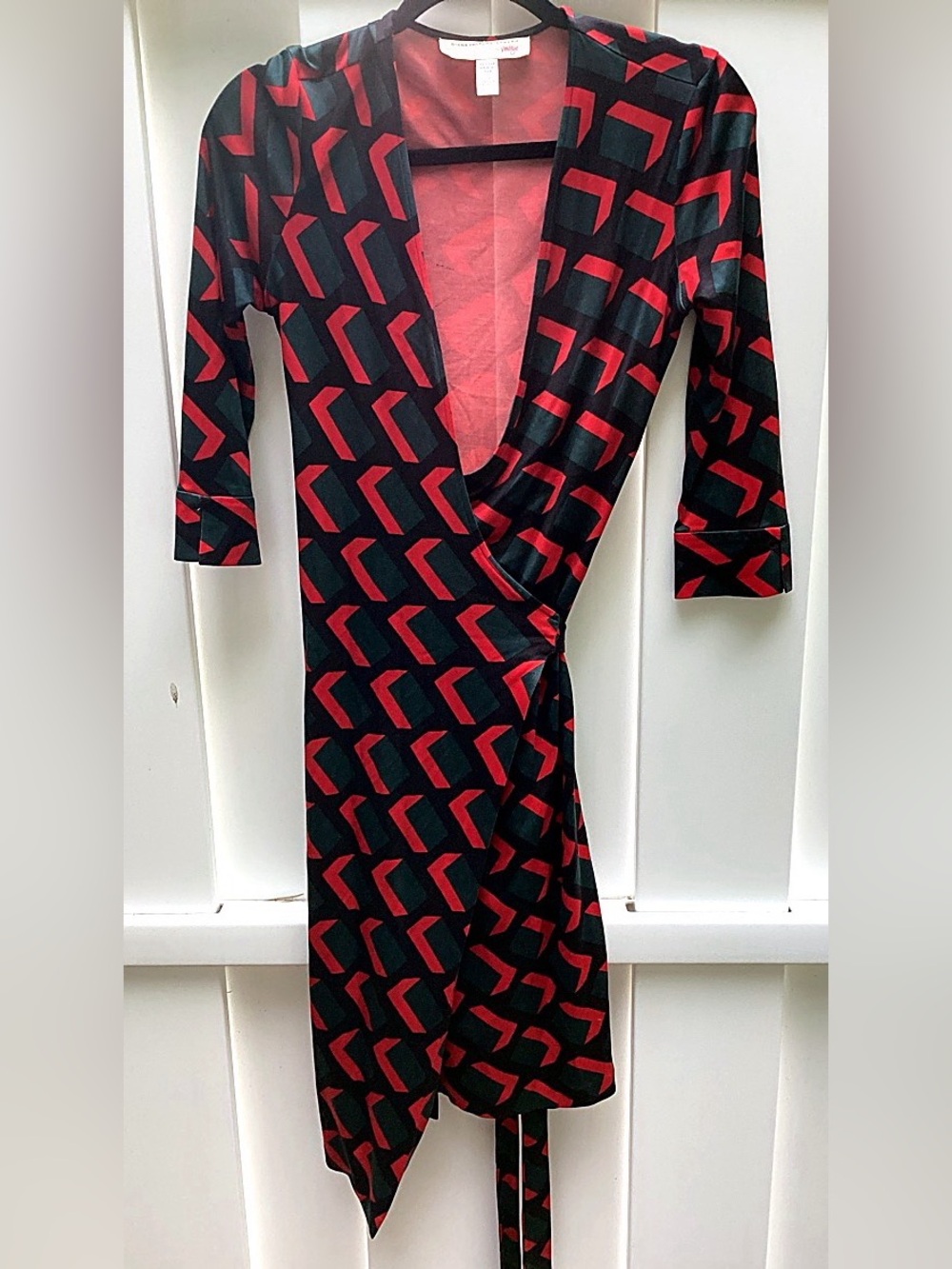 DVF Diane von Furstenberg Vintage Silk Wrap Dress Geometric Red Black Teal Sz 2